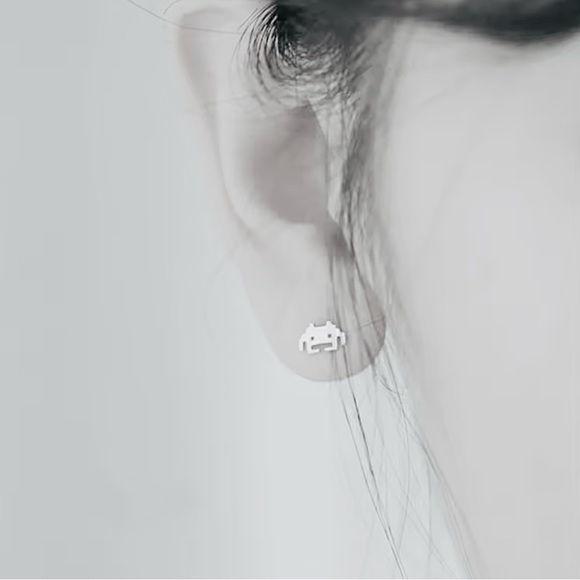 “Space Alien Invaders” Retro Pixel Arcade Video Game Animated Sci-fi Space Studs - Picture 6 of 6